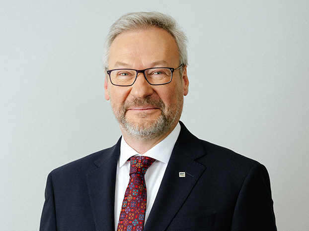 Reinhard Florey, Chief Financial Officer (photo)