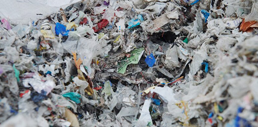 Plastic recycling material (photo)